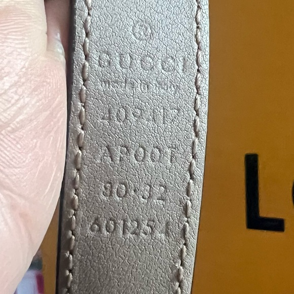 *SOLD* Gucci Thin Belt with Double G Buckle in Porcelain Rose - Picture 4 of 11